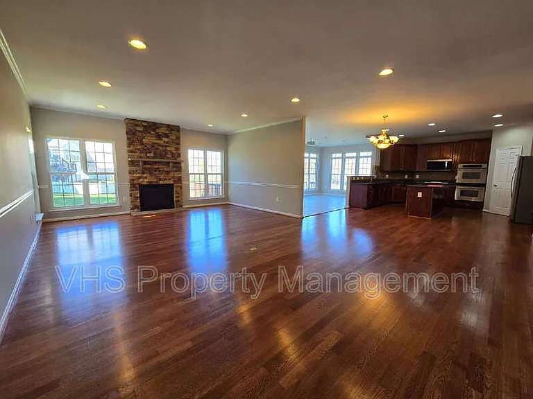 2520 Post Oak Dr — Photo 9