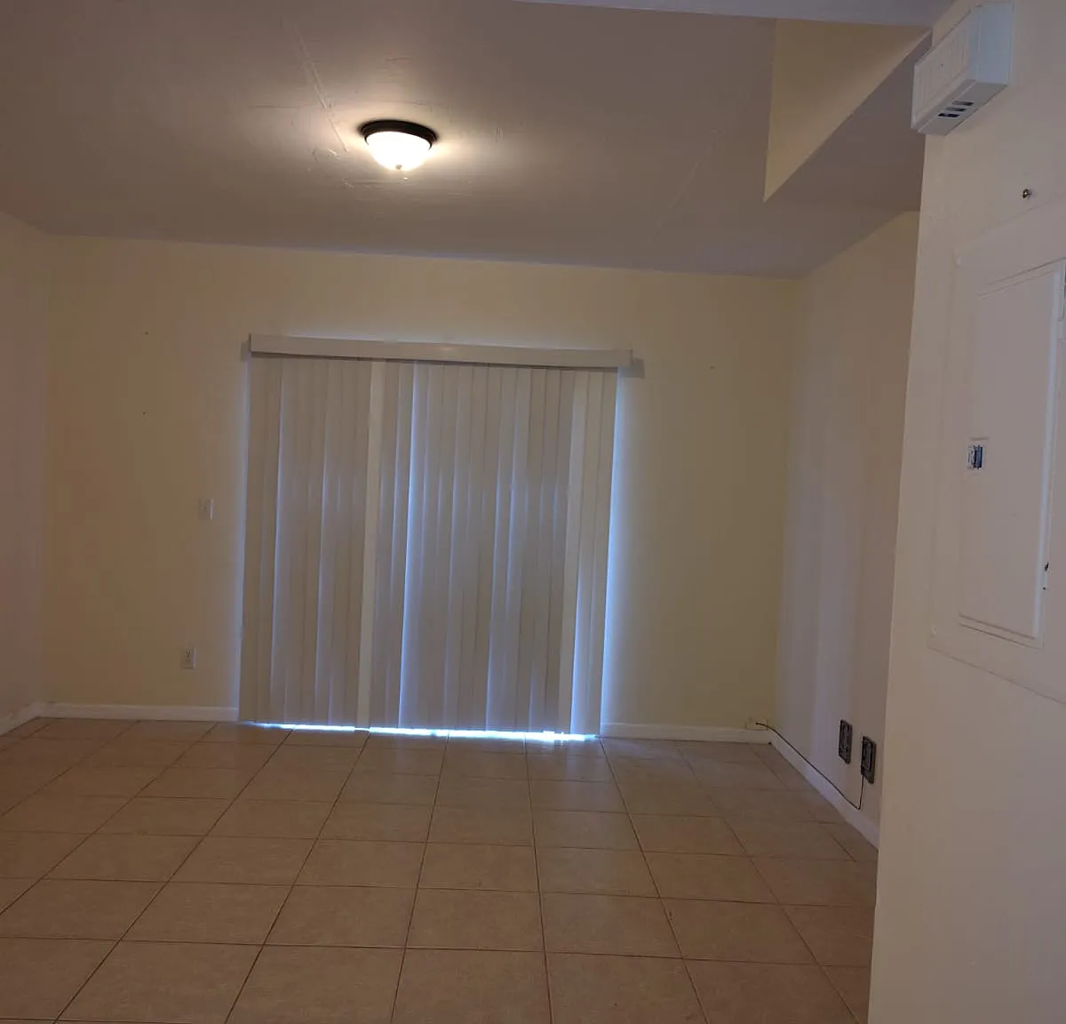 2 bed, 1.5 bath, 1100 sqft, $1,400 — Photo 3