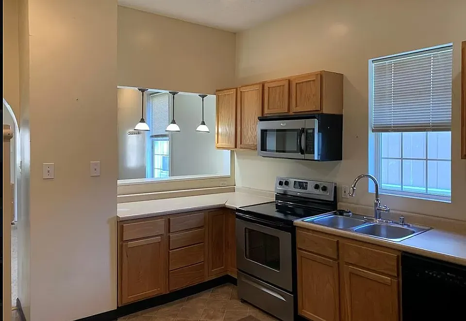 4 bed, 1229 sqft, $1,800 — Photo 4