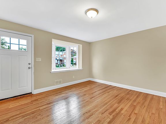 1605 Thetford Road-2-SMALL_02172026