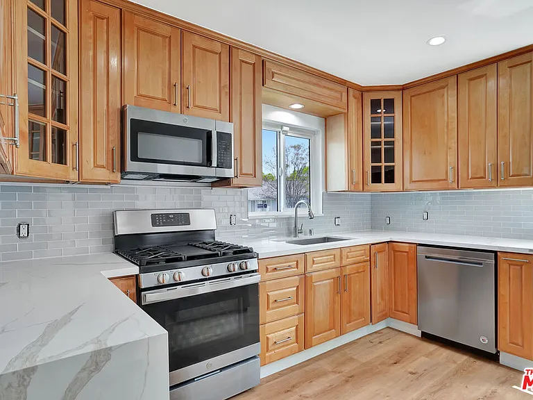 12801 Friar St — Photo 7