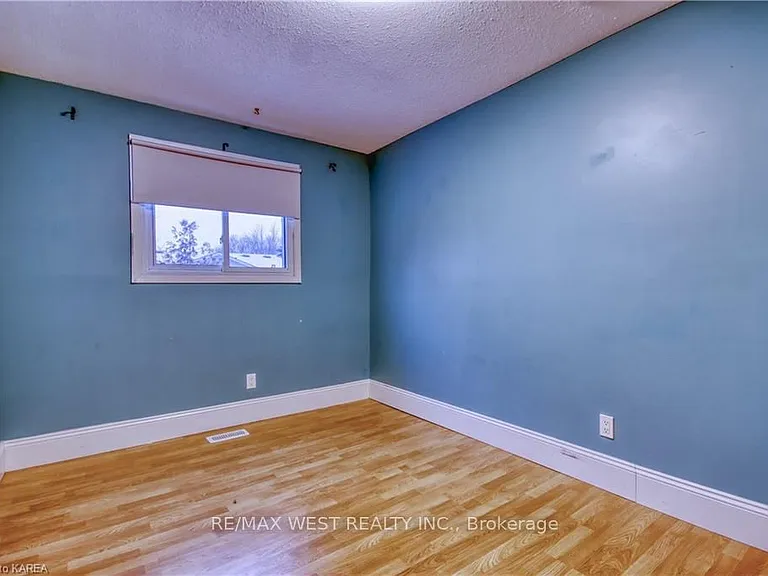 24 Bernadette Ct #MAIN FLOOR — Photo 16