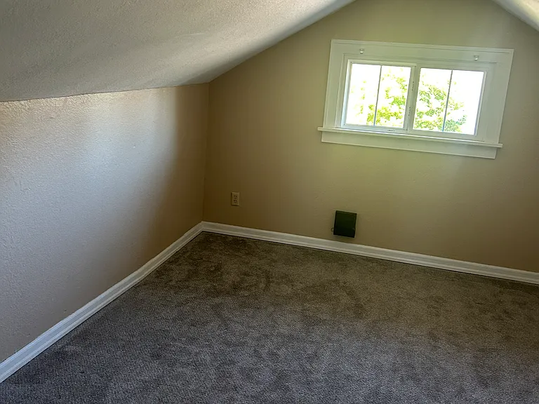 3820 S 9th St — Photo 24