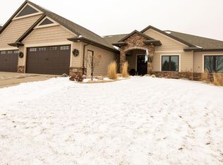 8804 E Black Walnut St, Sioux Falls, SD 57110
