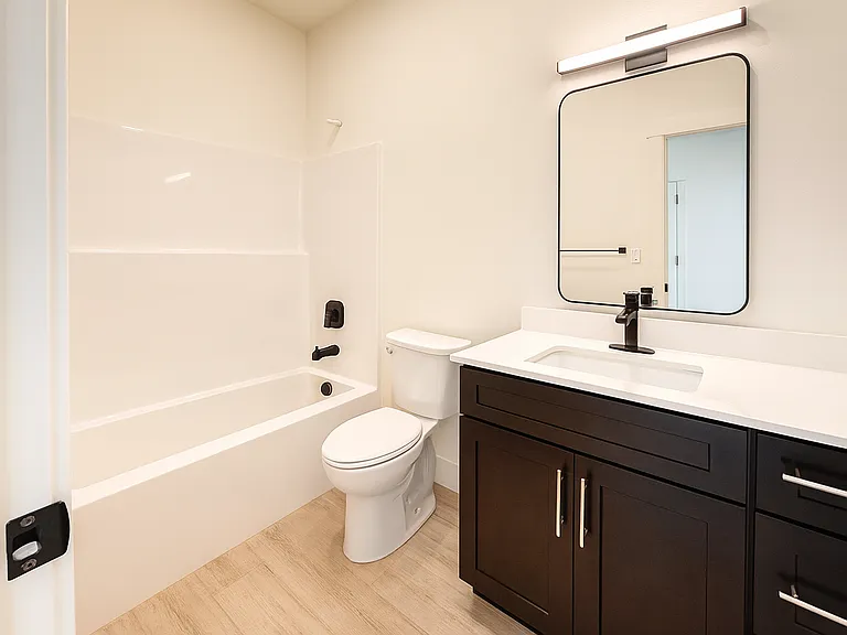 470 NW Fir Ave #201 — Photo 9
