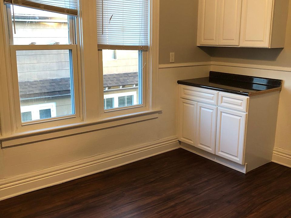 1st image of 42 Carlyle Ave