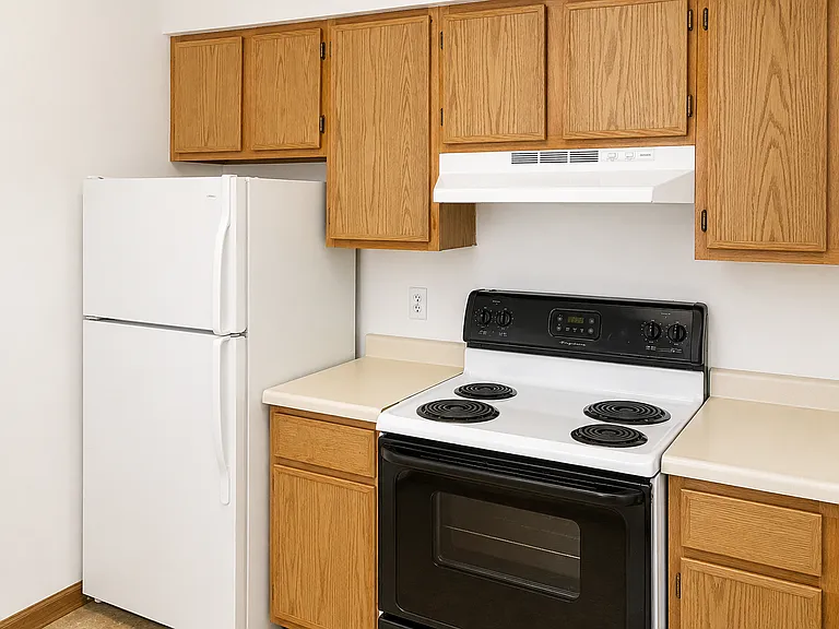 601 E Oak St — Photo 3