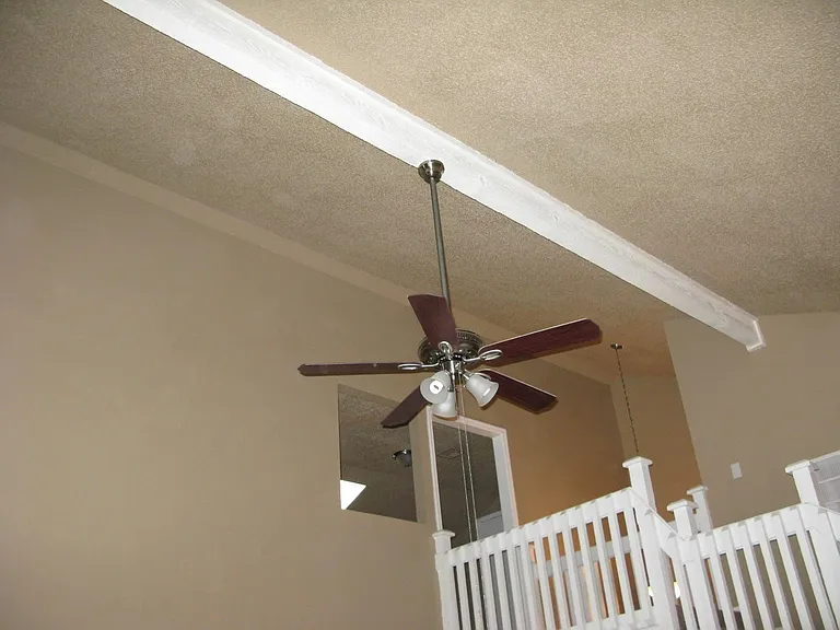2216 S Fir Ave — Photo 12