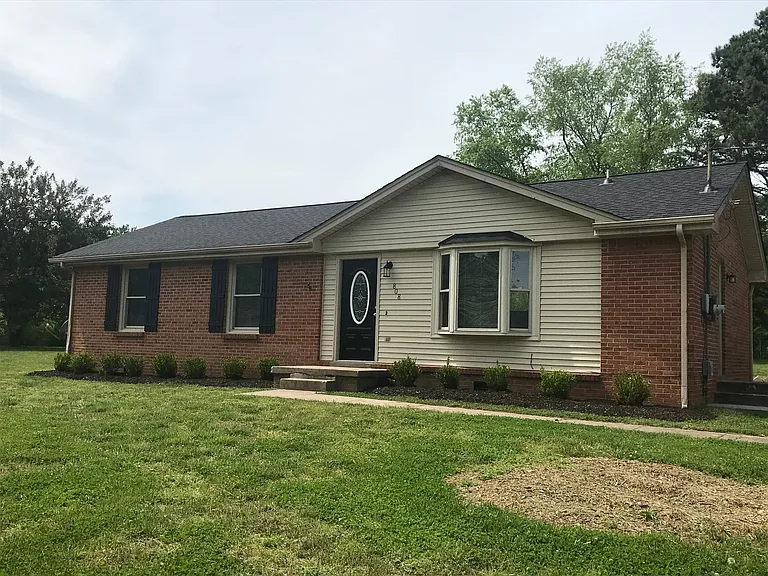 808 Bedford Dr — Photo 1