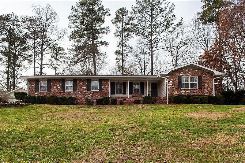 1st image of 241 Kings Row NE