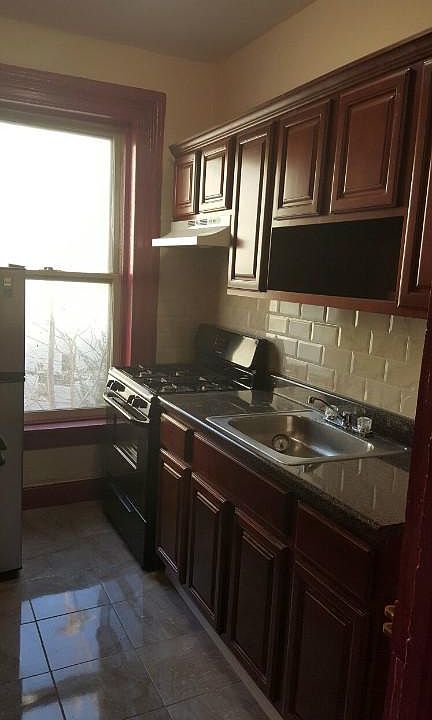 1st image of 375 Lewis Ave #2