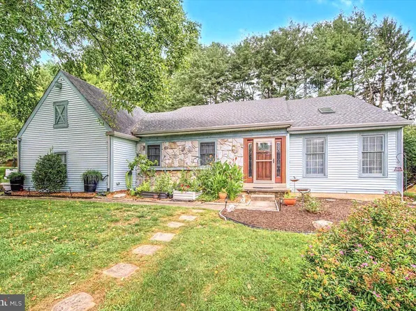1 Pimlico Ct, Hockessin, DE 19707