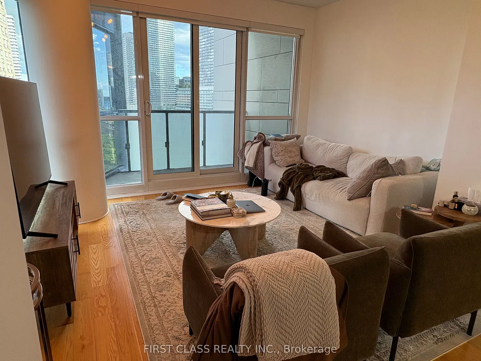 2 bed, $2,800 — Photo 2