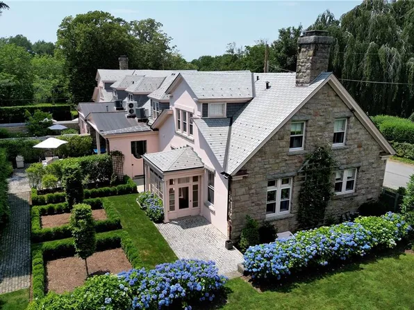 2-4 Hazard Ave, Newport, RI 02840