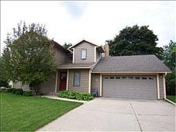 1st image of 323 McIndoe St