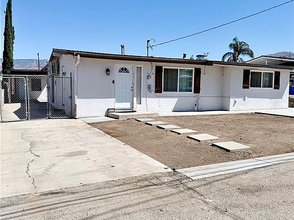2nd image of 2045 Capri Ave