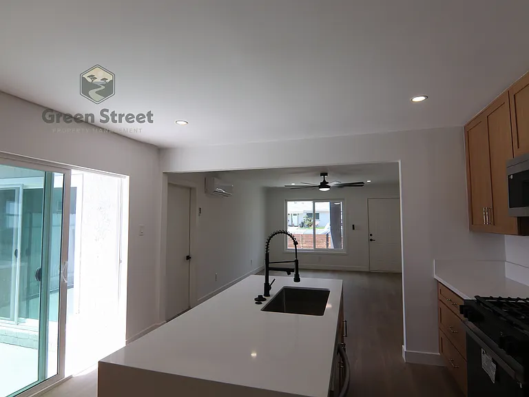 6831 Amherst St — Photo 19