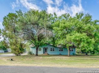 9450 Hedge Grv, San Antonio, TX 78263