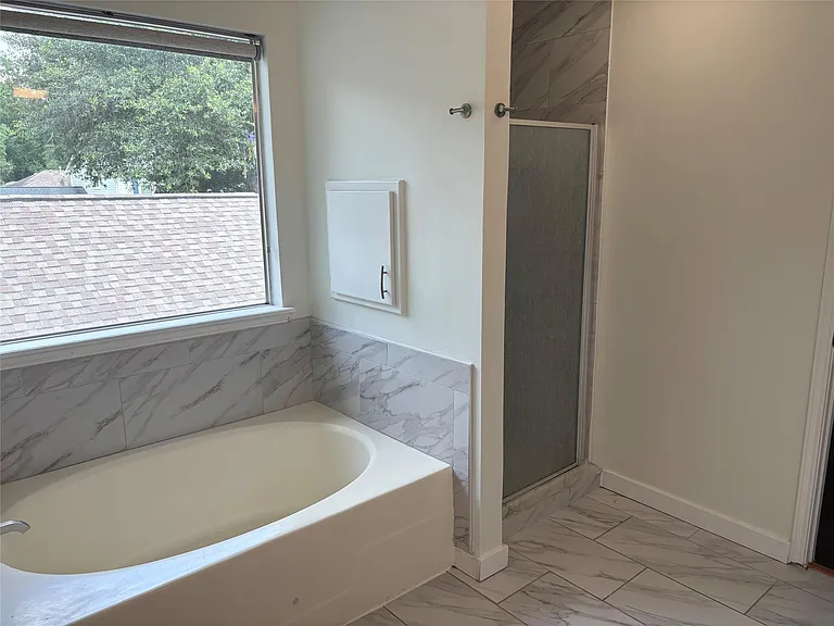 18385 Ten Oaks Ct — Photo 13