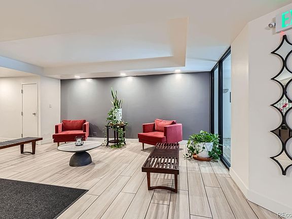 4th image of 800 N Washington Street #703