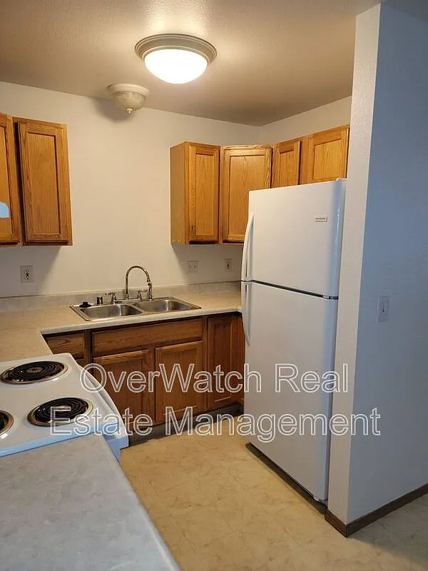 3 bed, 1.0 bath, $1,850 — Photo 1