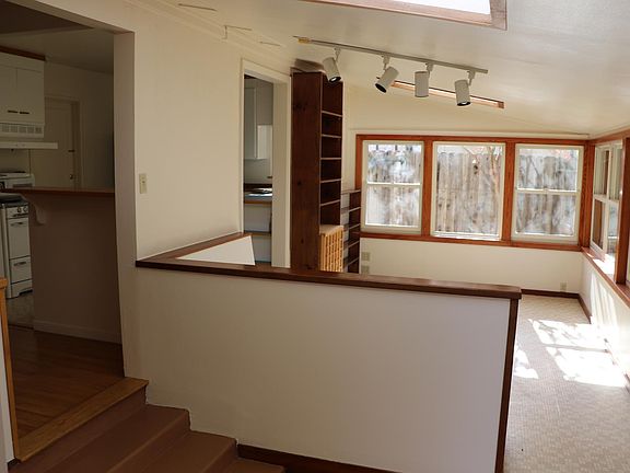 3rd image of 901 Eureka Ave