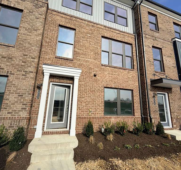 1st image of 10144 All Star Blvd #1