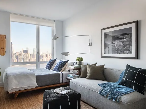 5627 2nd St, Long Island City, NY