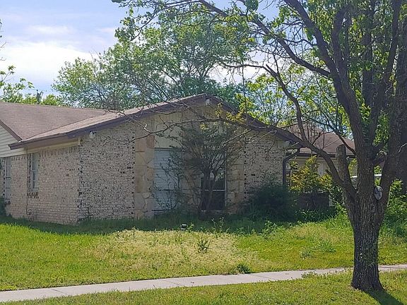 3rd image of 14809 Oakwood Ln