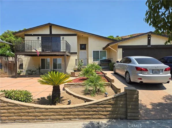 3840 Croydon St, Highland, CA 92346