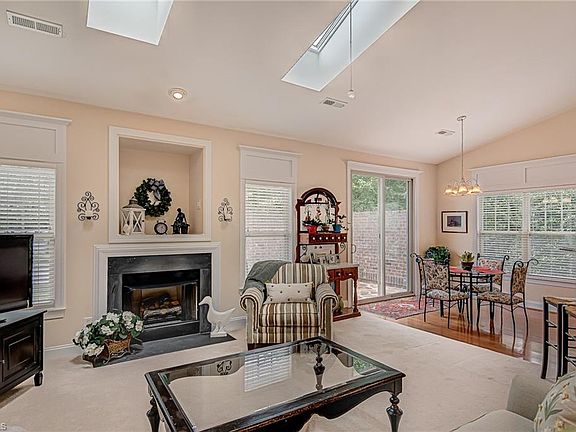 3rd image of 2 Liberty Square Cir