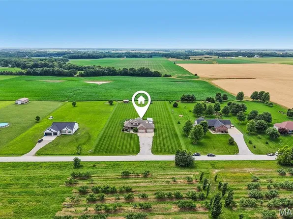4389 Wagner Rd, Marine, IL 62061