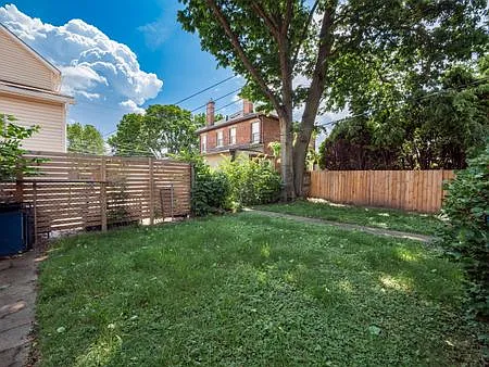 3 bed, 1.5 bath, 1450 sqft, $1,550 — Photo 2
