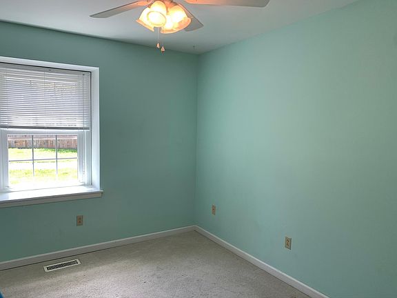 5th image of 2805 Newton Ct