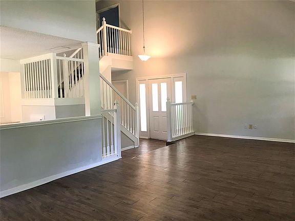 4th image of 2608 Peppertree Pl
