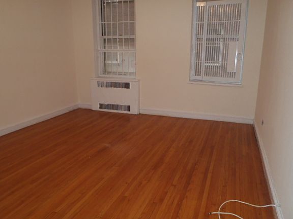 3rd image of 10905 72nd Ave APT 4E