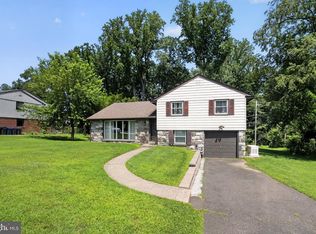 615 Hoyt Rd, Huntingdon Valley, PA 19006