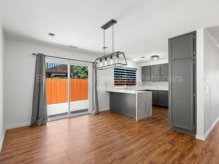 11004 Collinwood Dr — Photo 15