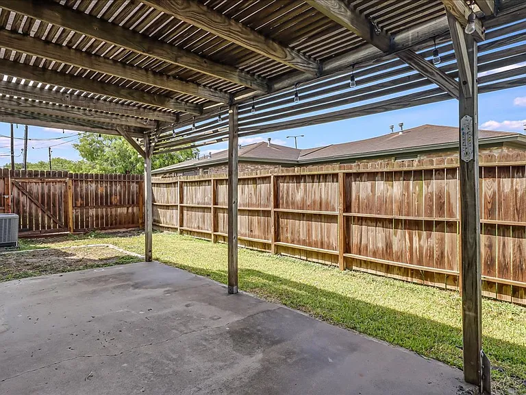 11205 Willowood Creek Dr #C — Photo 28