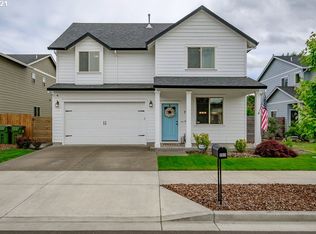 727 SE Locust St, Dundee, OR 97115