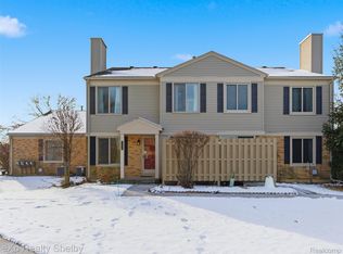 44430 Virginia Ct, Clinton Township, MI 48038