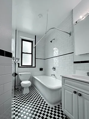 Rented by Manhattan Realty Group | media 8