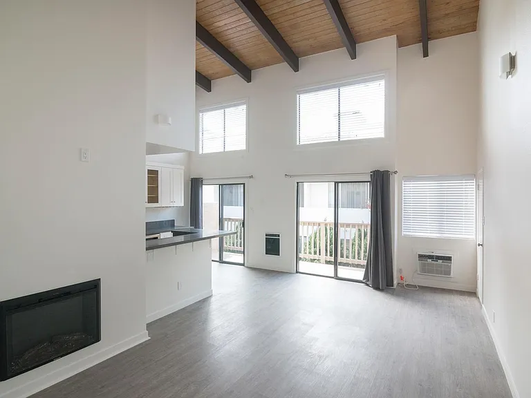 11826 Kiowa Ave #202 — Photo 8