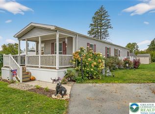 8792 Turkey Ridge Rd, Breinigsville, PA 18031