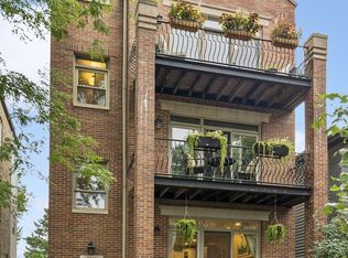 2333 N Oakley Ave #1, Chicago, IL 60647