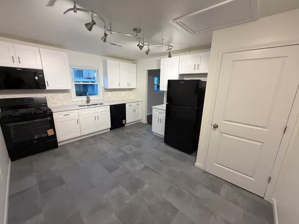 24 W 71st Pl, Merrillville, IN 46410