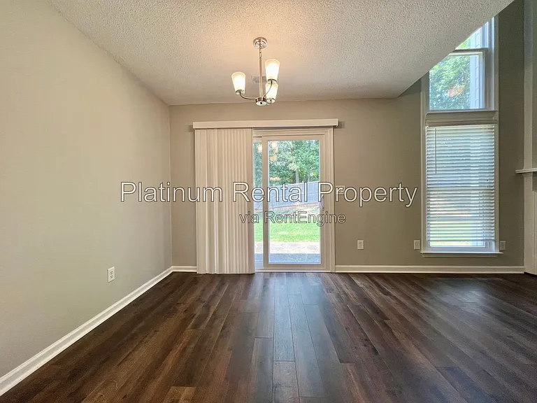 2813 Priestcliff Dr SE — Photo 9