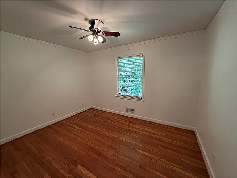 6651 Castleton Dr — Photo 22