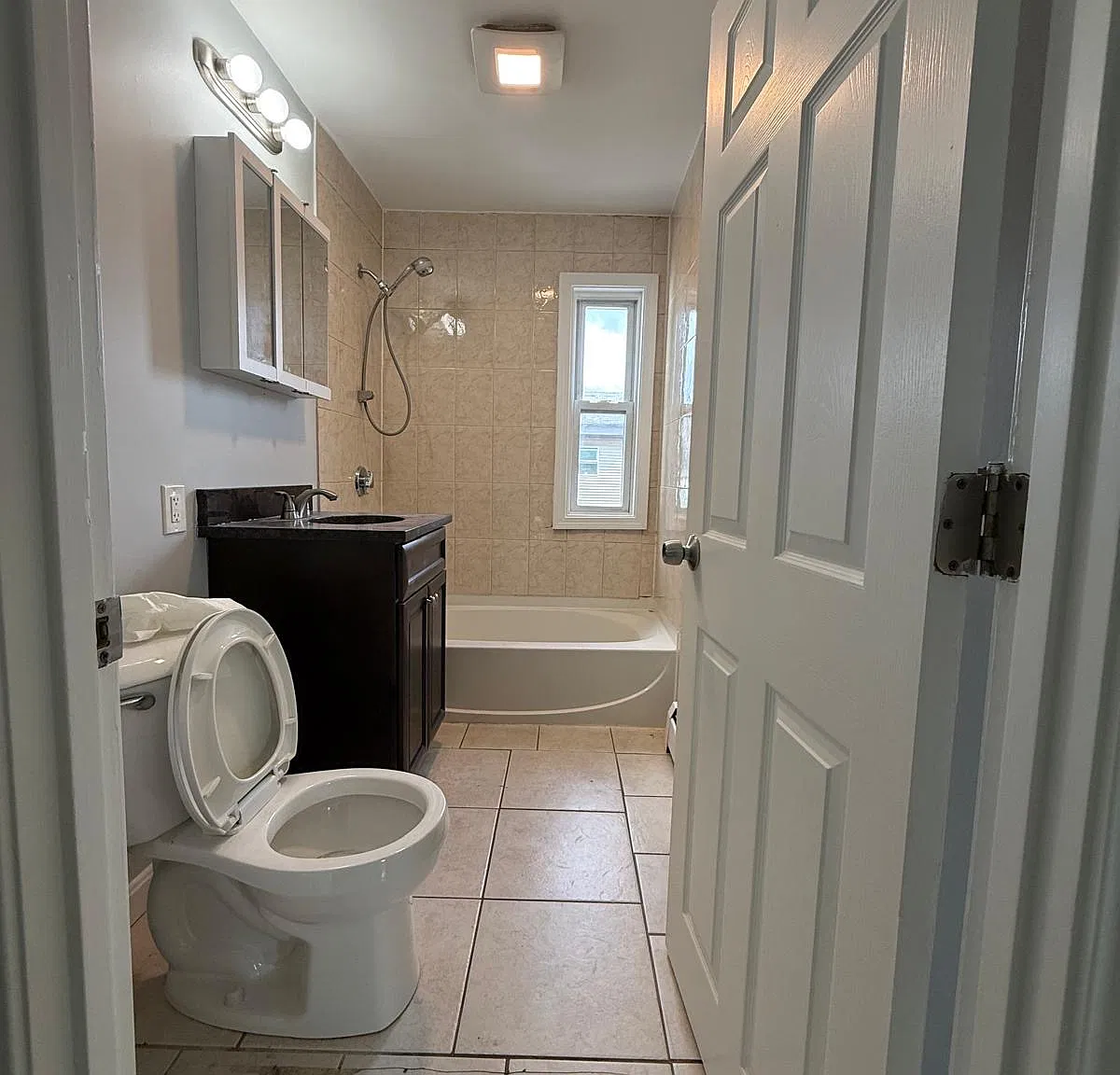 1 bed, $1,200 — Photo 2