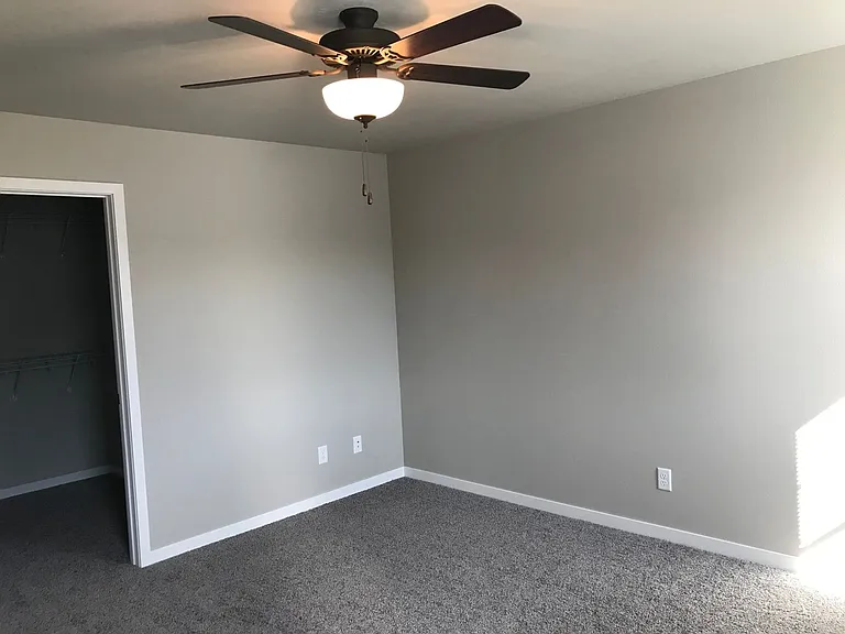 821 Cathy Dr W — Photo 8